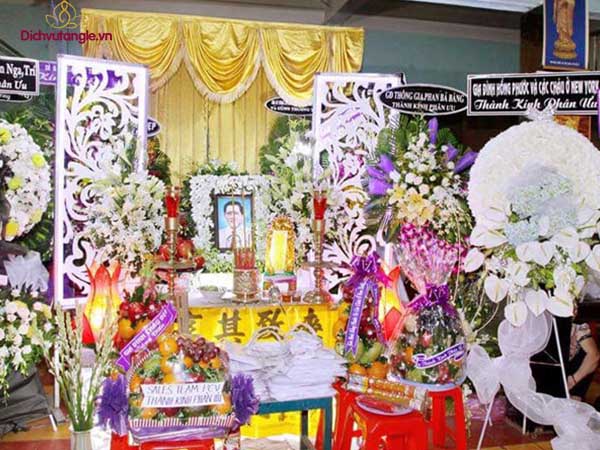 Người chết trong 49 ngày đi về đâu? Tâm linh kì bí? 4 Bàn thờ vong trong 49 ngày