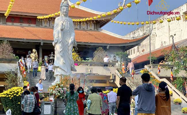Cách khấn vái khi đi chùa 2021? Đi chùa thời điểm nào thích hợp? 2 Cách khấn vái khi đi chùa
