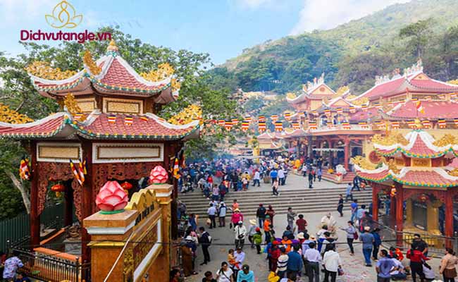 Cách khấn vái khi đi chùa 2021? Đi chùa thời điểm nào thích hợp? 1 Cách khấn vái khi đi chùa chuẩn nhất