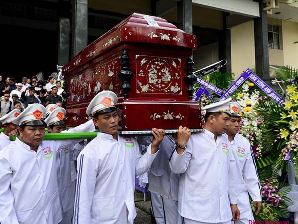 Giải đáp tâm linh 2021: Cách viết điếu văn chuẩn nhất? 4 Cách viết điếu văn chuẩn nhất