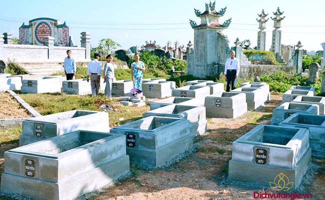 Giải đáp tâm linh 2021: Xây mộ xong cúng như thế nào? 4 Xây mộ xong cúng thế nào là đúng