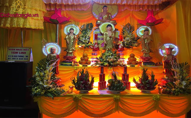 Trang trí bàn thờ đám tang là gì? 2 lưu ý bạn cần tránh 2 Cách trang trí bàn thờ đám tang hiệu quả