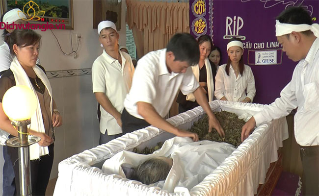 Khâm liệm là gì? Liệm người chết 2021 cần chuẩn bị những gì? 2 Chia sẻ về khâm liệm